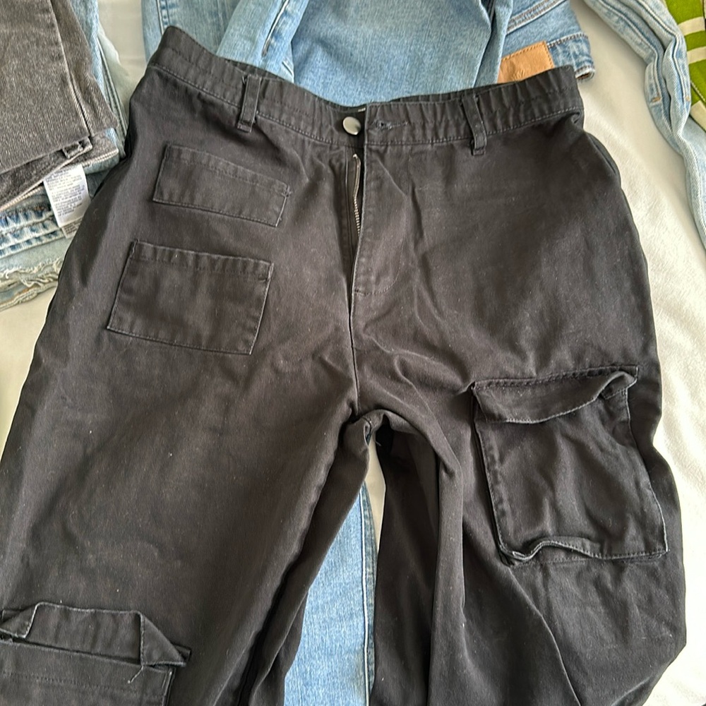 Black cargo forever 21 size medium